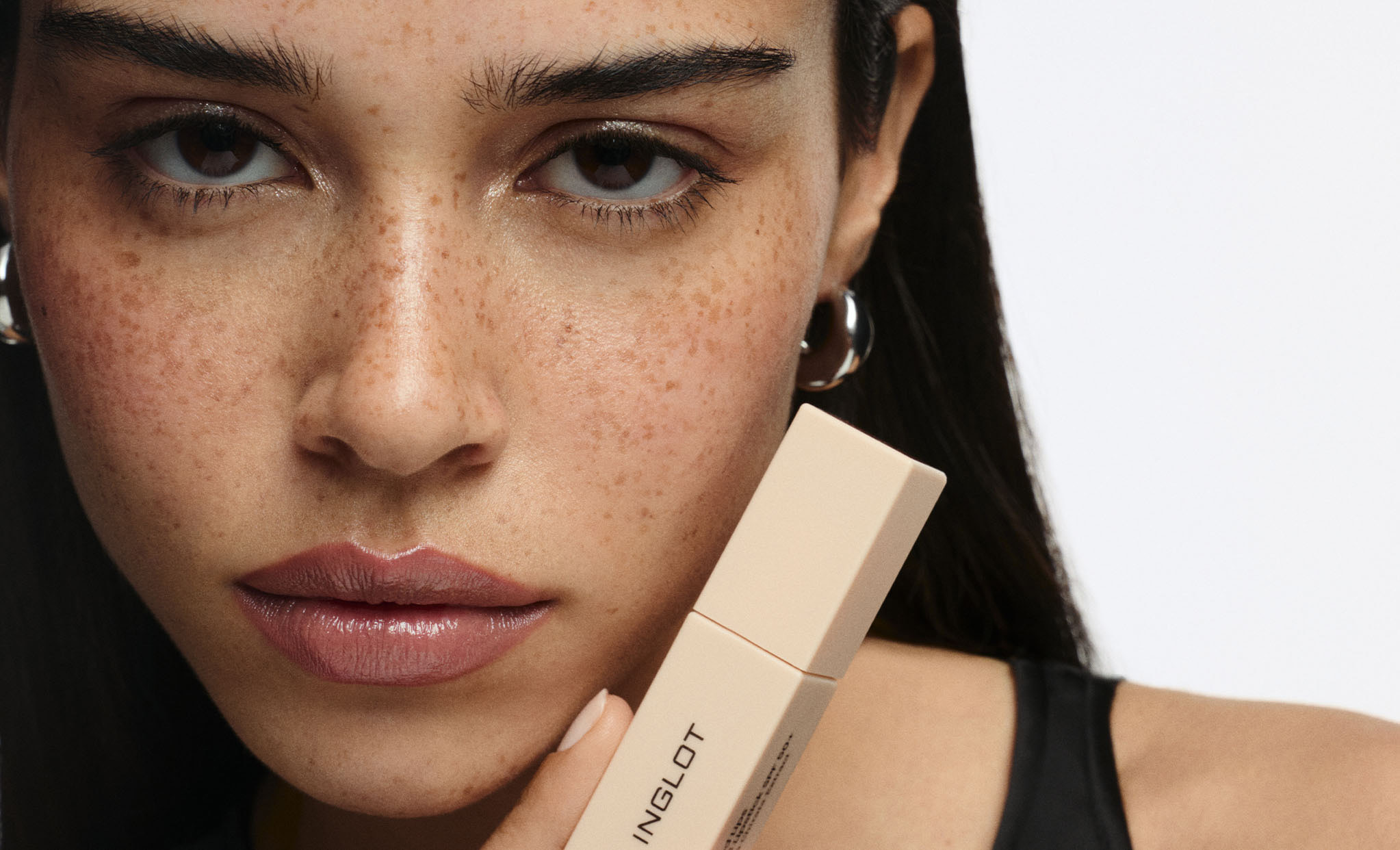 NOU Ruj lichid Glazed Lipstick cu SPF 50+